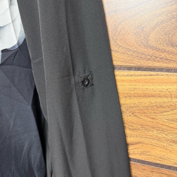 Floral Black and White Long Sleeve Top size small silver zipper front - Picture 9 of 10